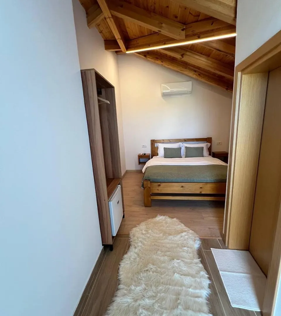 Tringa Guesthouse - Mrizi I Zanave Fishte Bed & Breakfast