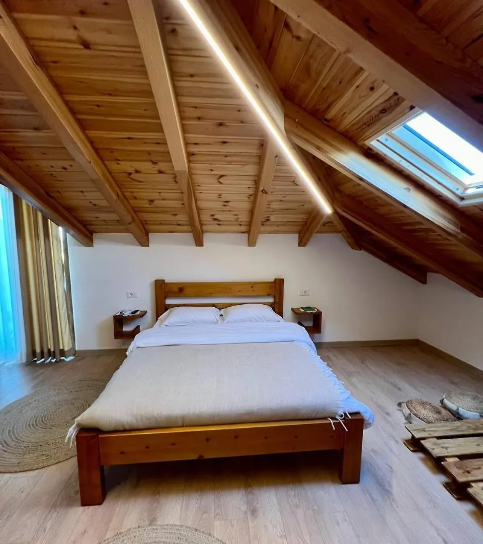 Tringa Guesthouse - Mrizi I Zanave Fishte Bed & Breakfast