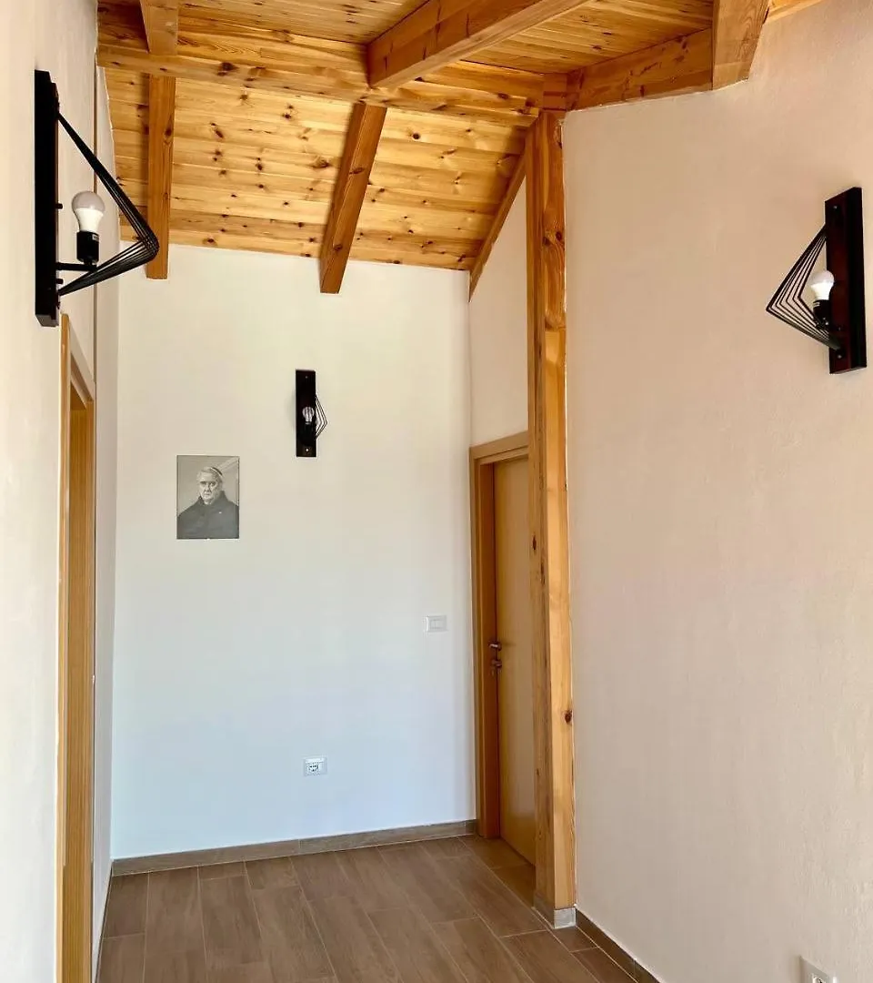 Tringa Guesthouse - Mrizi I Zanave Fishte Bed & Breakfast